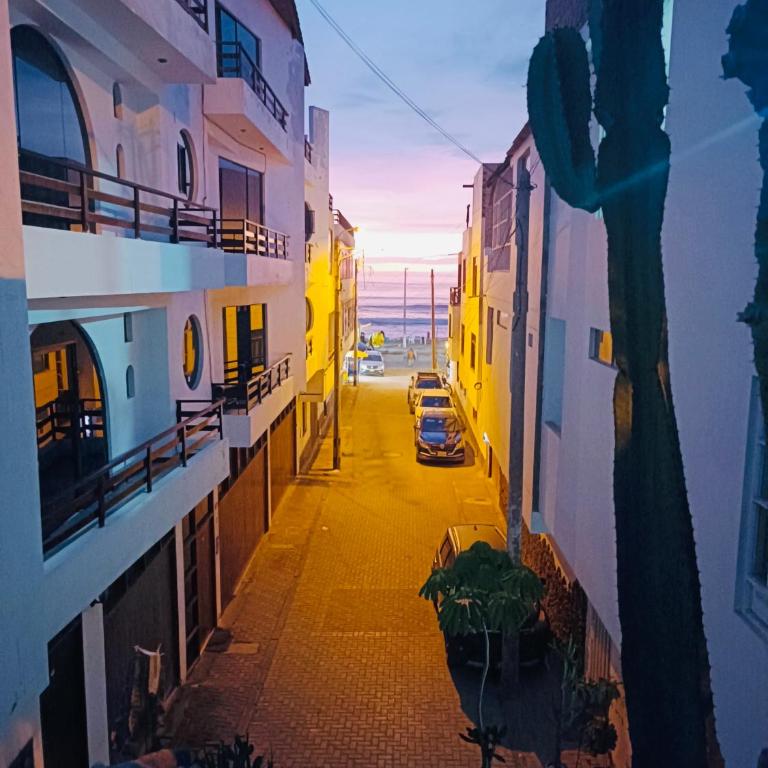 Huanchaco House - Double Room with Private Bathroom - 17
