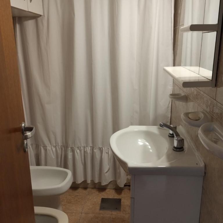Depto calle 33 entre 4 y 5 - Two-Bedroom Apartment - 2