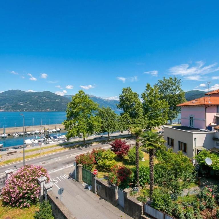Residenza Oleandro - Lake View Balcony in Luino Center - Happy Rentals - Apartment with Balcony - 24
