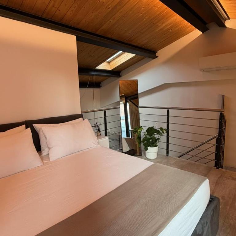 Il Cavedio Bright Design Loft Near Station & Fair - One-Bedroom Apartment - 1
