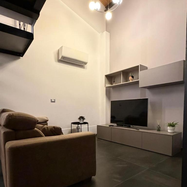 Il Cavedio Bright Design Loft Near Station & Fair - One-Bedroom Apartment - 6