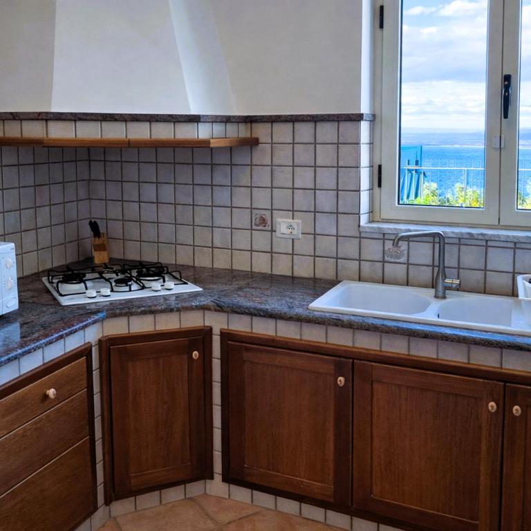 Casa indipendente con giardino e vista mare - Casa Gennaro - Casa Vacanze - 11