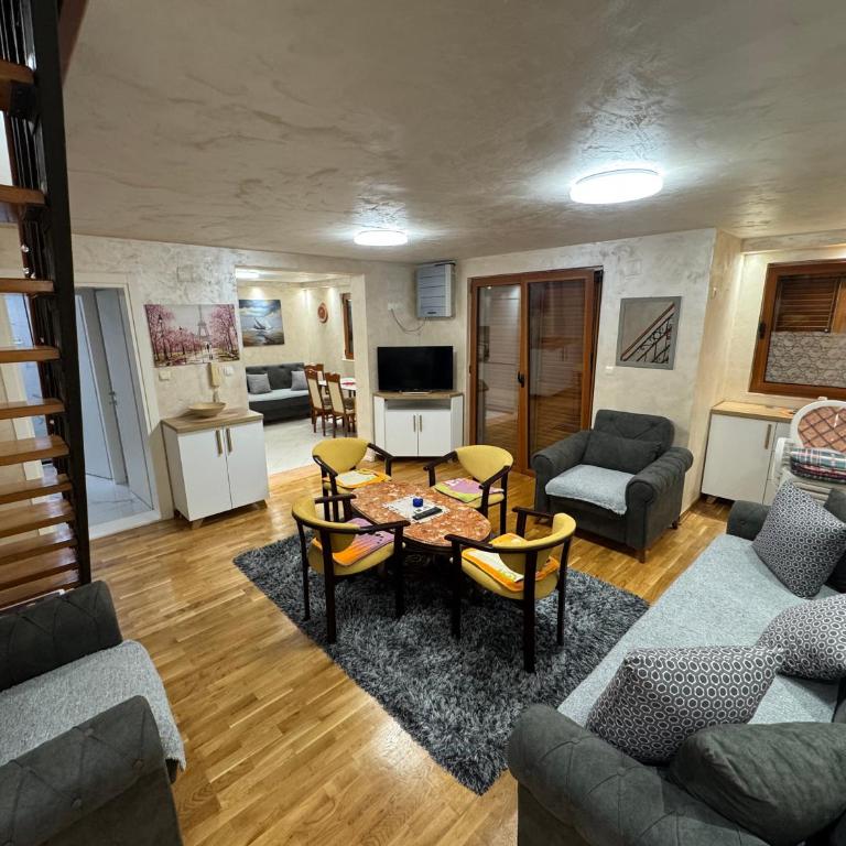 Prime Location Budva Newly Renovated Apartment - Apartman sa 3 Spavaće Sobe - 6