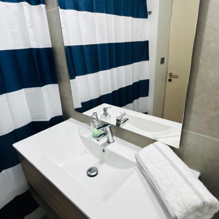 Depto con vista al Mar - Two-Bedroom Apartment - 9