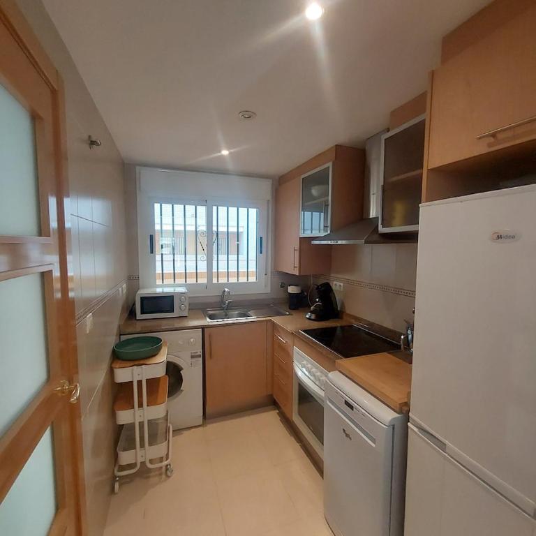 Cala Blanca Apartment, primera línea d playa Magic World - Apartamento de 2 dormitorios - 6