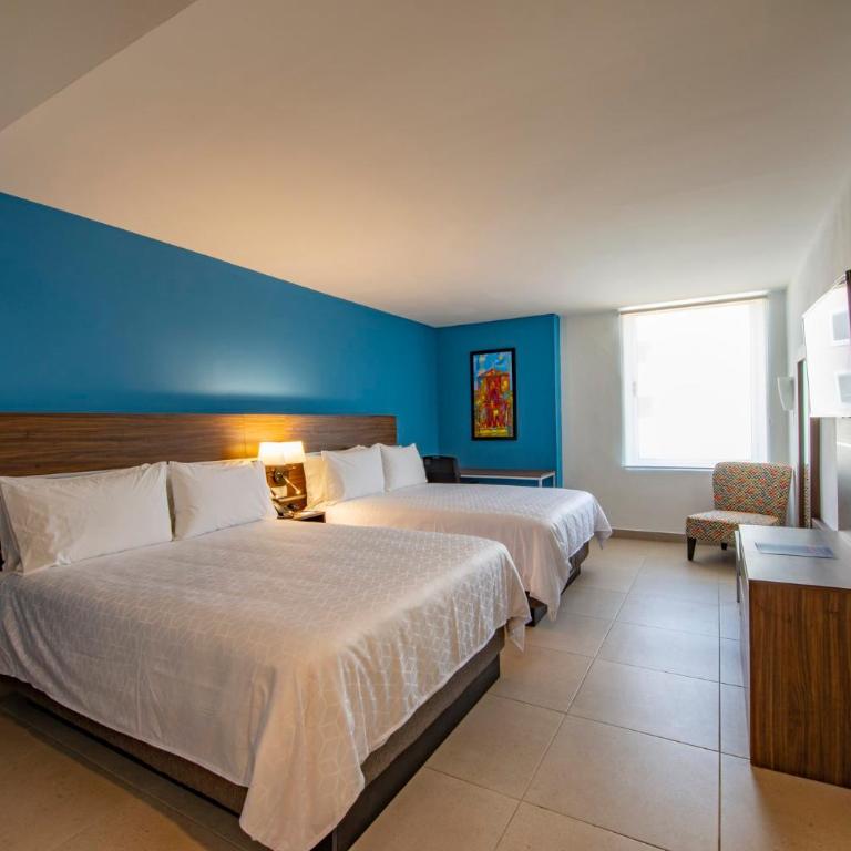 Holiday Inn Express Merida Centro by IHG - Standard Room with Two Queen Beds - 5