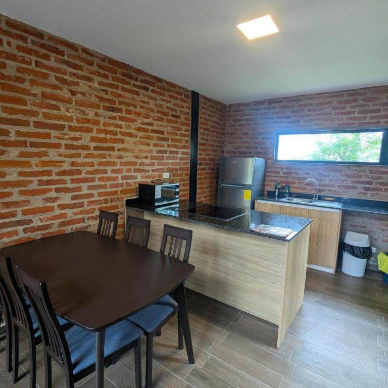 Akuna Ayampe - Four-Bedroom House - 10