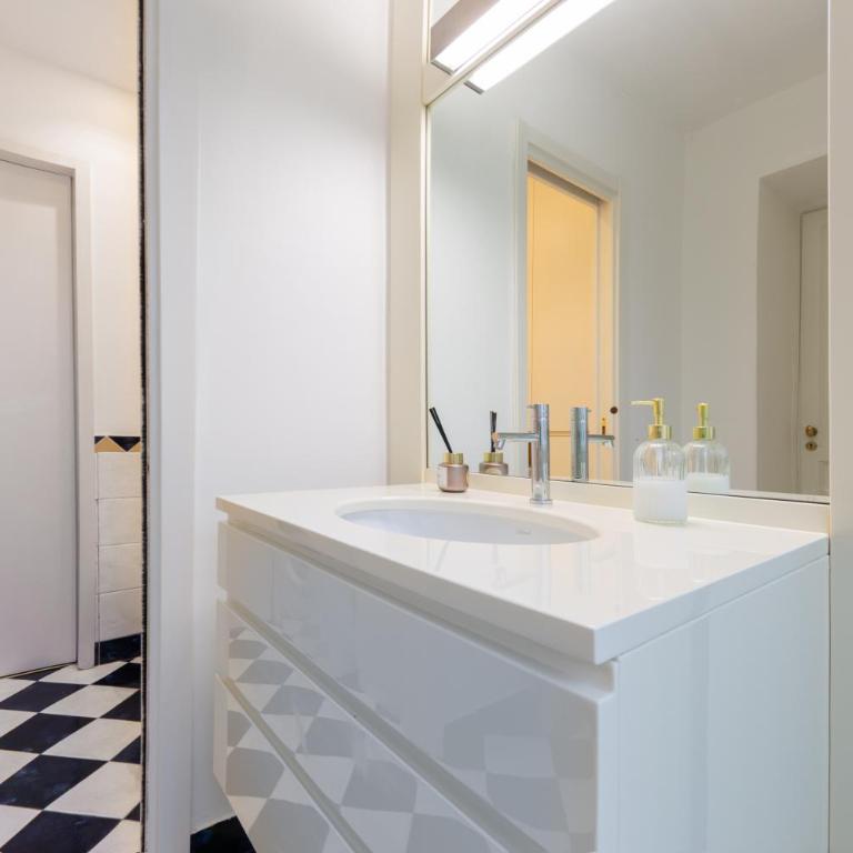 La casa di famiglia - luxury apt in centre with parking by home a porter - Appartamento - 14