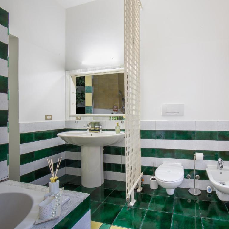 La casa di famiglia - luxury apt in centre with parking by home a porter - Appartamento - 35