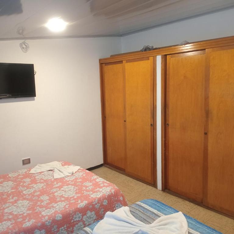 Hotel la esmeralda chiquinquira - Habitación Familiar con baño - 9