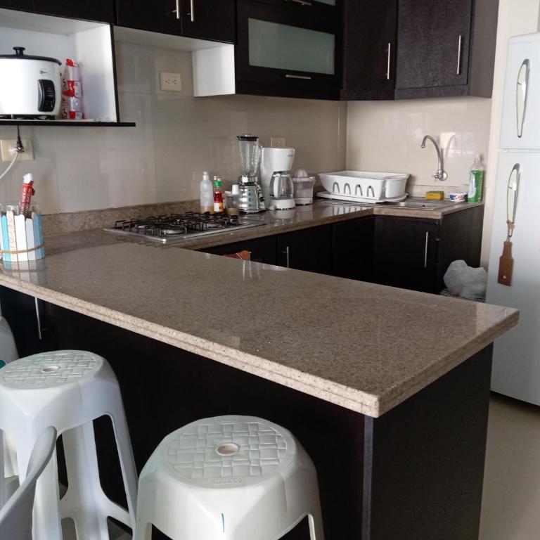 Hermoso amplio y cómodo departamento en la playa - Three-Bedroom Apartment - 13