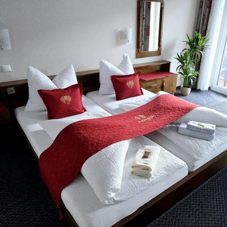 Hotel Rossmann - Doppelzimmer mit Balkon - 6