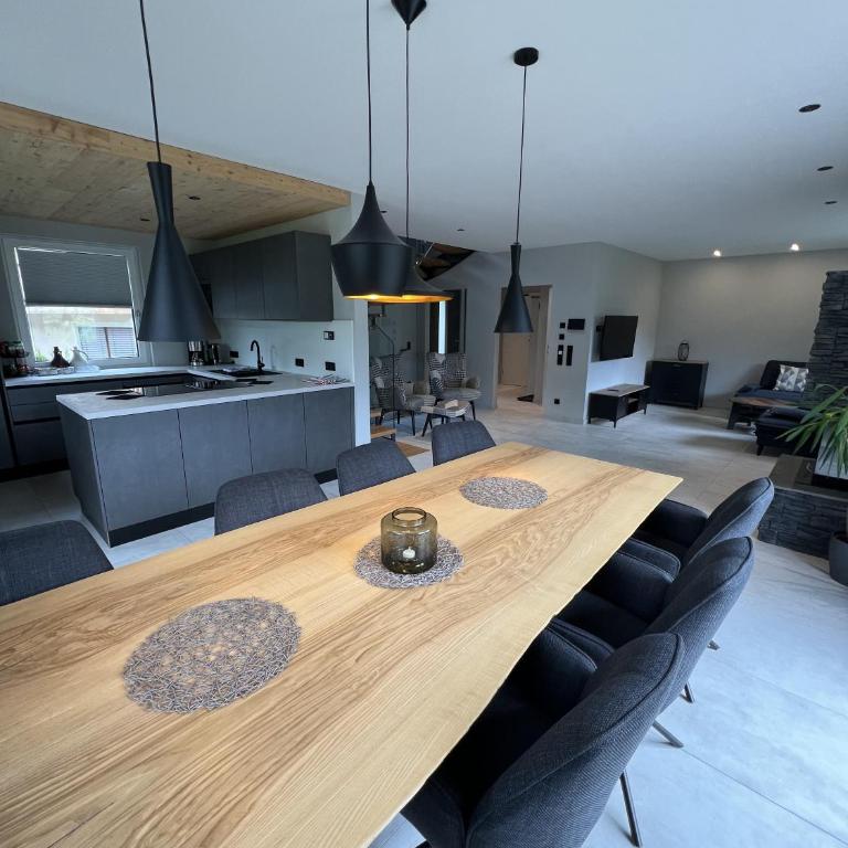 Villa Chalet Schlossalm bis 9 Personen - Ferienhaus mit 3 Schlafzimmern - 3