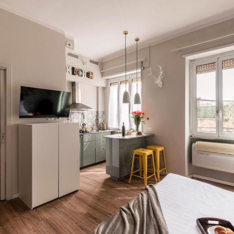 The Best Rent - Bright studio apartment in the historic center of Rome - Monolocale - 11