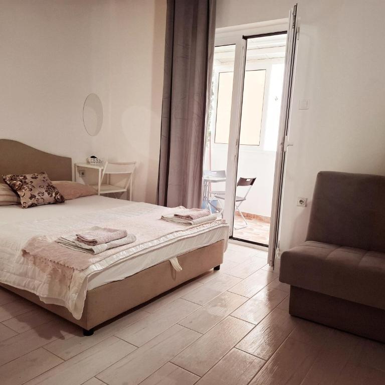 Apartments Kaludjerovic - Studio with Balcony - 1