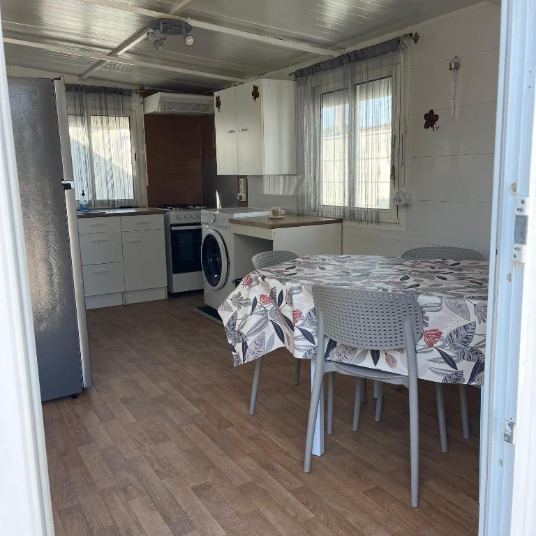 Mobil home avec avancée - Apartment mit 1 Schlafzimmer - 9