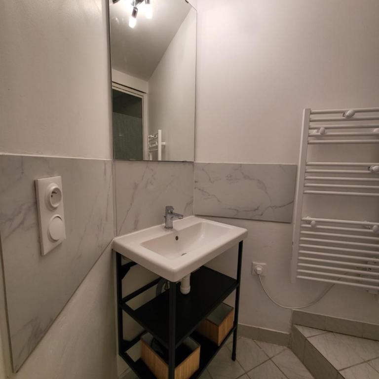 Appart au calme avec cour avec 1 siège massant! - Apartment mit 1 Schlafzimmer - 12