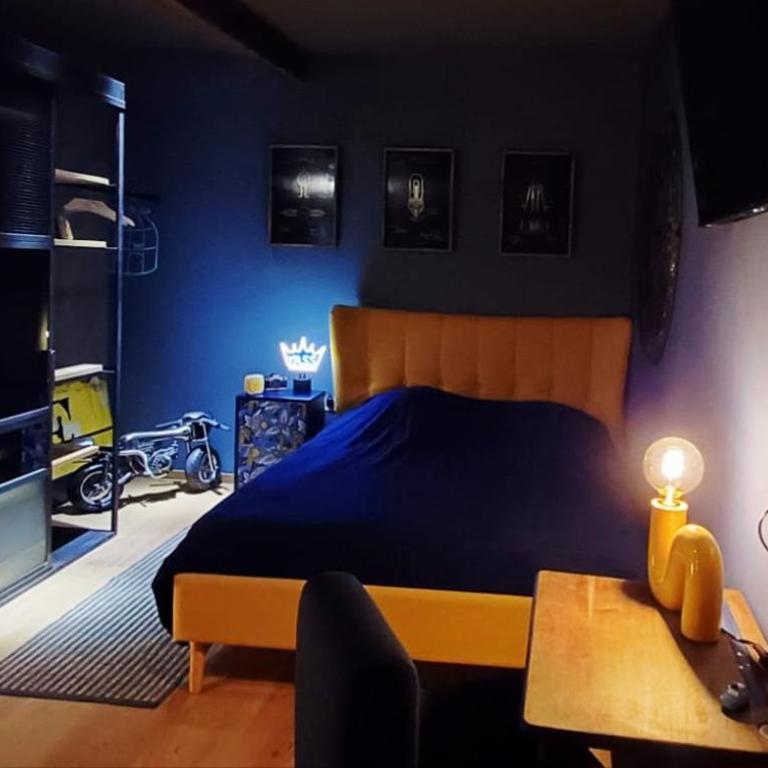 Atelier de Mam'zelle et Kaïra SPA&MASSAGE&FITNESS - Chambre Double avec Toilettes Communes - 7