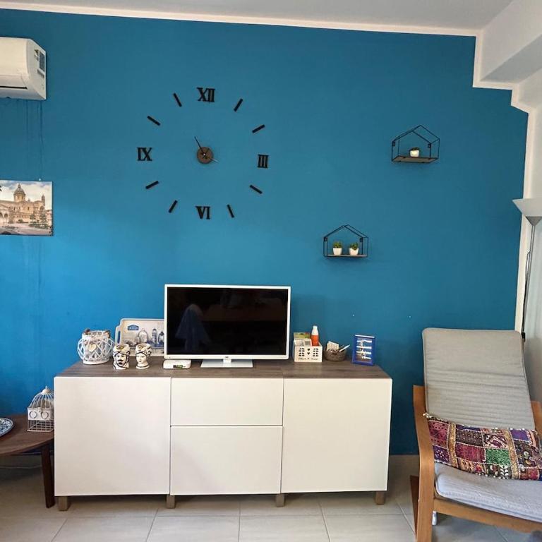 Ninni Mondello House-Terrace & Free Parking - Two-Bedroom House - 11