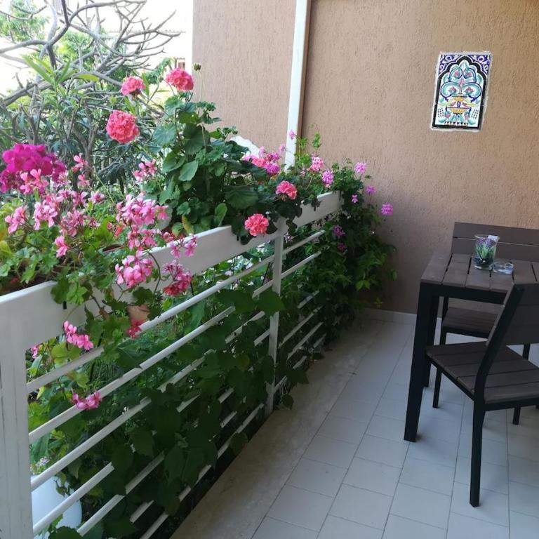 Ninni Mondello House-Terrace & Free Parking - Two-Bedroom House - 12