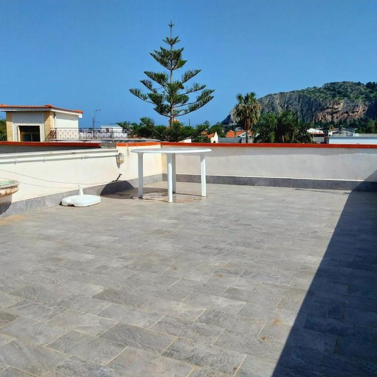 Ninni Mondello House-Terrace & Free Parking - Two-Bedroom House - 14