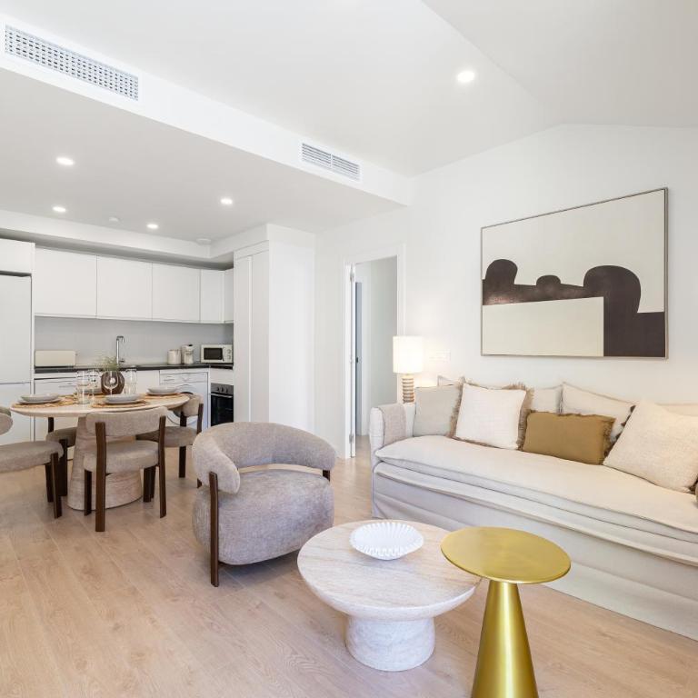 PAYPE Fuengirola by AORA STAY - Two-Bedroom Penthouse Apartment with Private Terrace - 18