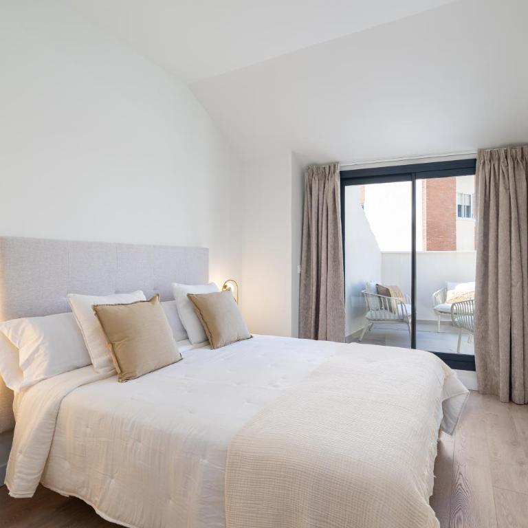 PAYPE Fuengirola by AORA STAY - Two-Bedroom Penthouse Apartment with Private Terrace - 20