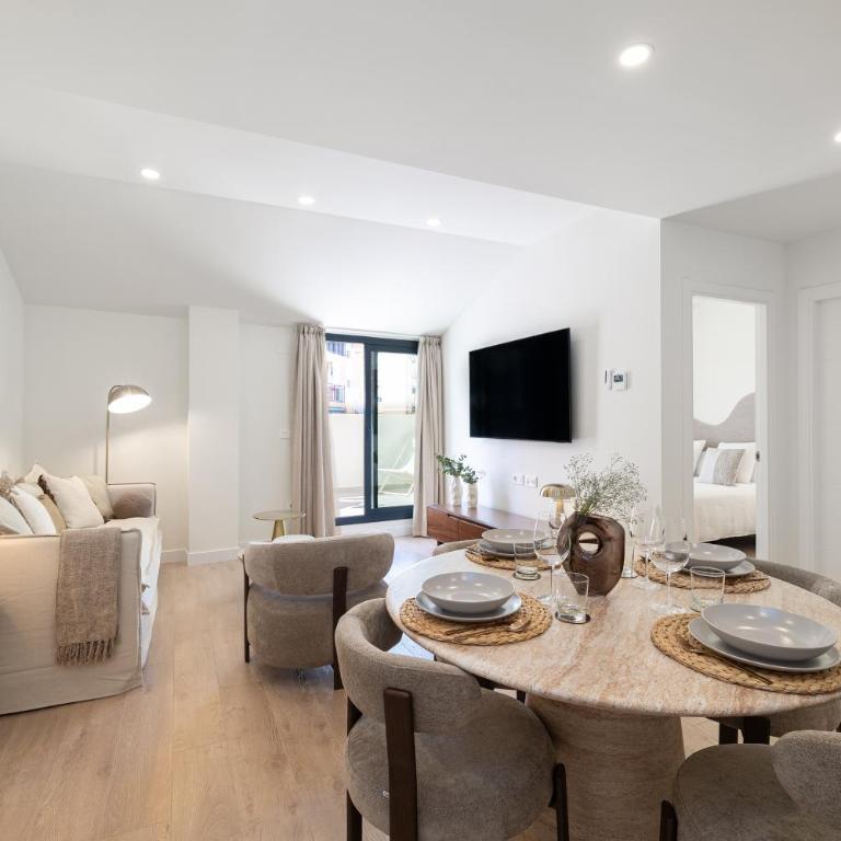 PAYPE Fuengirola by AORA STAY - Two-Bedroom Penthouse Apartment with Private Terrace - 2