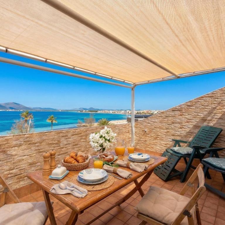 Romantic Sea Loft sea-front terrace and parking - One-Bedroom Apartment with Sea View - 7