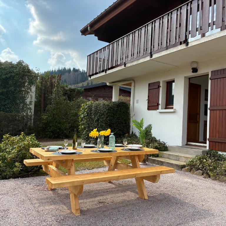 Chalet familial Gerardmer centre - salle de jeu - piscine partagée - Chalet - 59