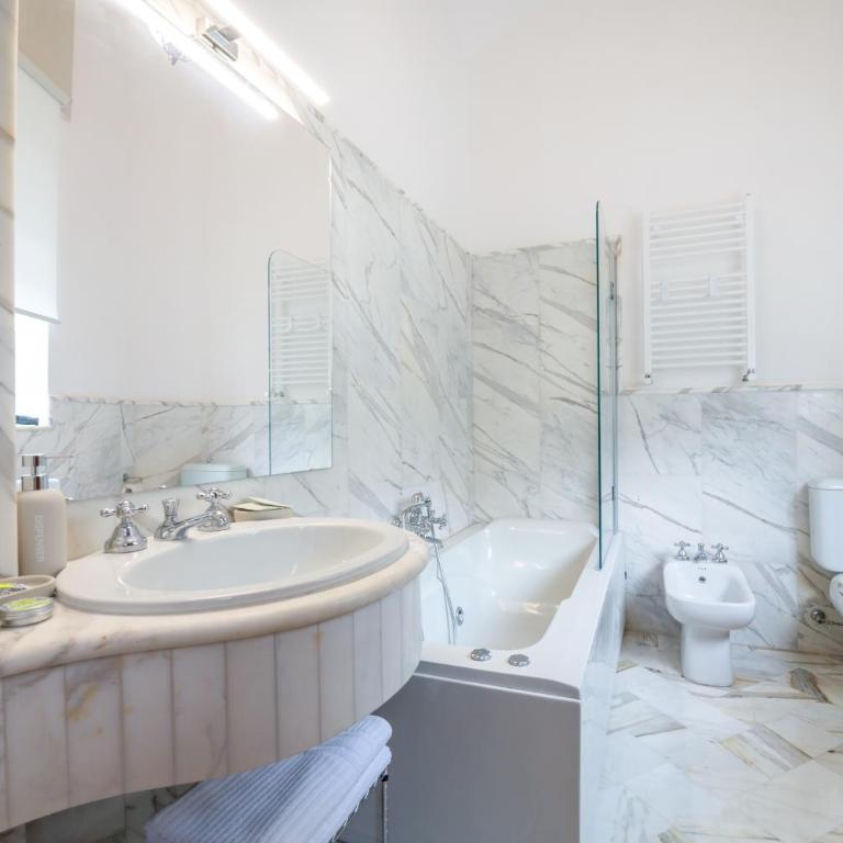 Notino Boutique Apartment - Three-Bedroom Apartment - 30