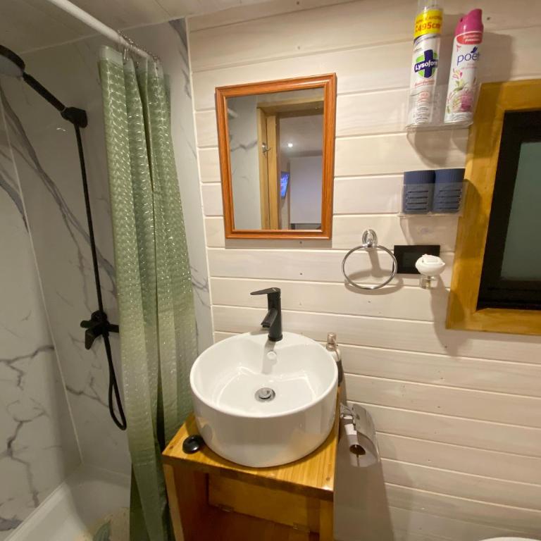 Kuyen Hostel & Tiny Houses - Mobile Home - 7