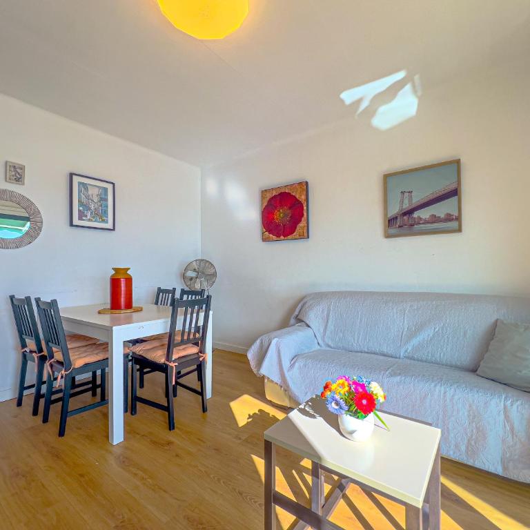 Vivalidays Joan - Blanes - Apartamento con vistas al mar - 8