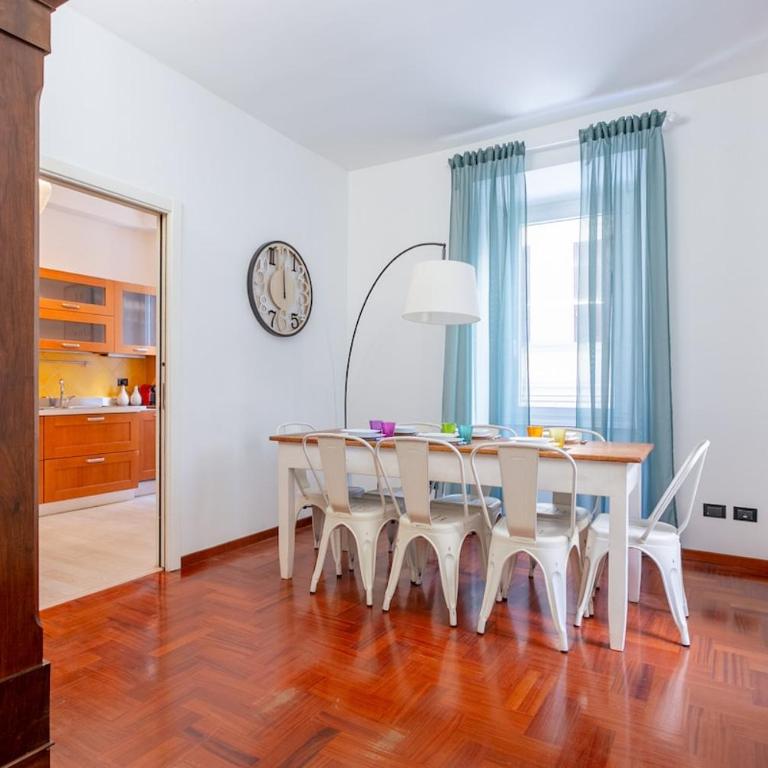Borgo Vittorio Grand Suite between light and art - Three-Bedroom Apartment - 9