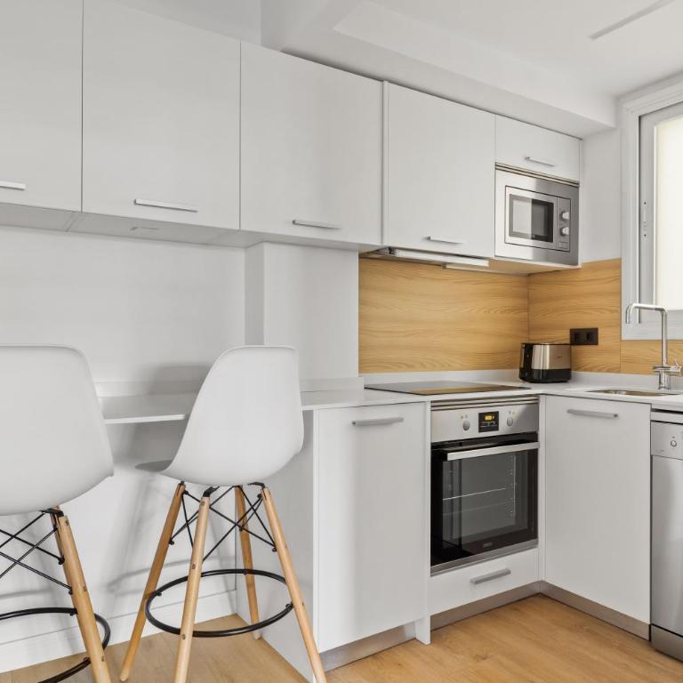 Cituspace Príncipe de Vergara - Two-Bedroom Apartment with Terrace - 12