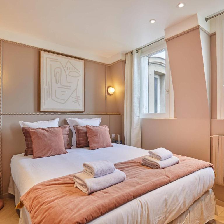 Suite with terrace & AC Paris Heart of the Marais - Apartment - 5