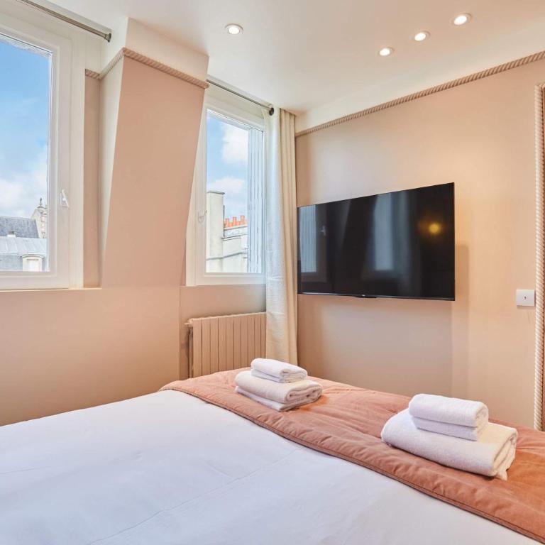 Suite with terrace & AC Paris Heart of the Marais - Apartment - 11