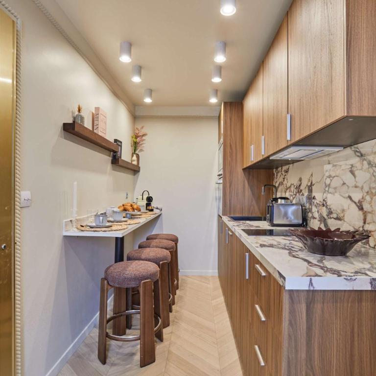 Suite with terrace & AC Paris Heart of the Marais - Apartment - 4