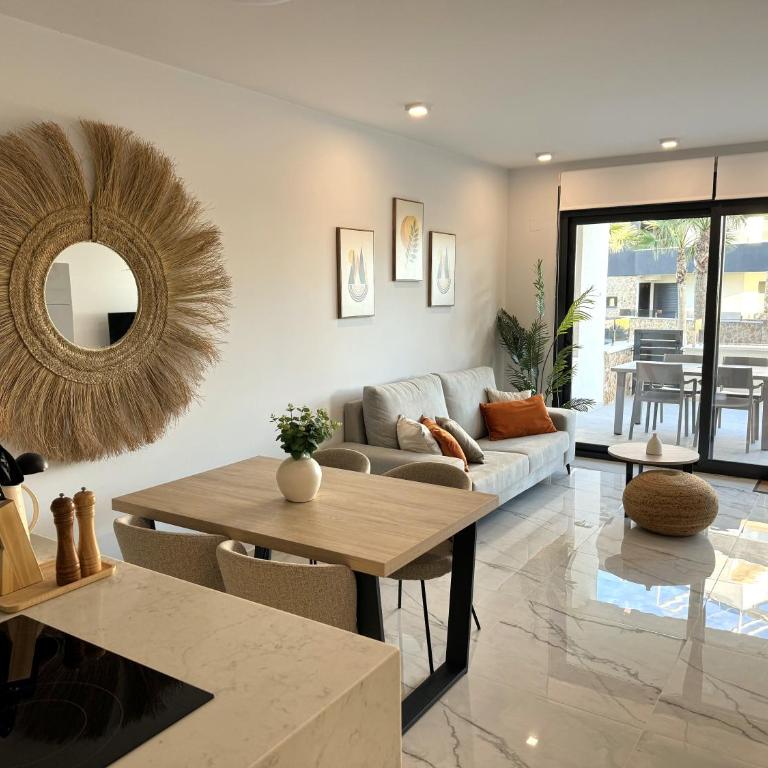 Modern Appartement met Zwembad - Playa Flamenca - Apartamento de 2 dormitorios con vistas a la piscina - 3