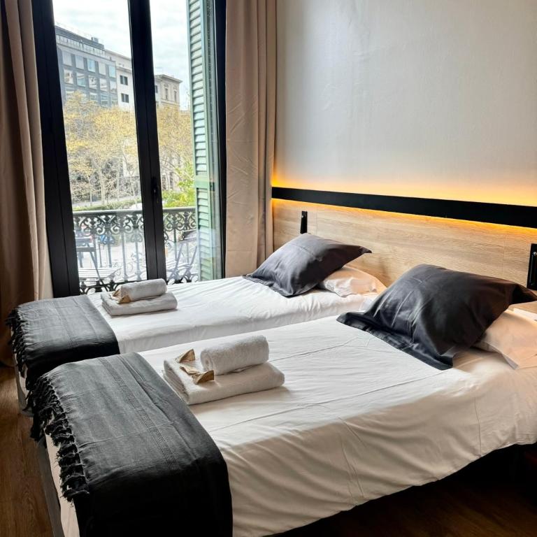 Hostalin Barcelona Gran Via - Double or Twin Room with Balcony - 1