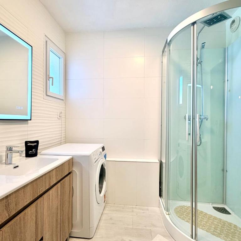 Comfortable T3 at the foot of the Castle of Chambéry! - Appartement - 7