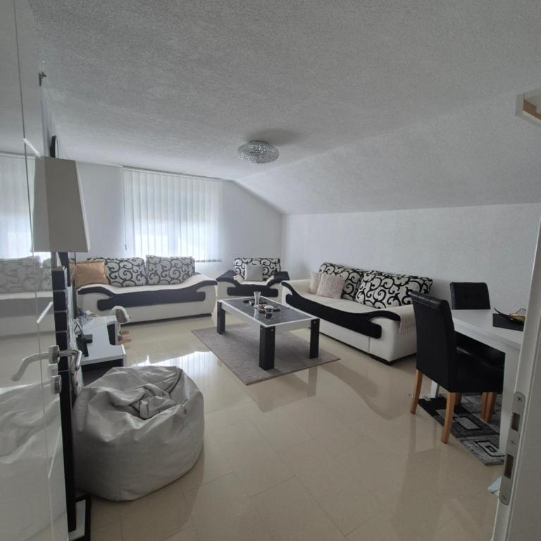Apartman IN - Two-Bedroom Apartment - 9