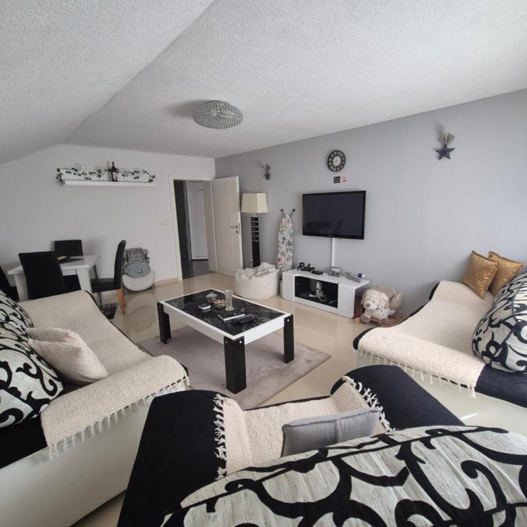 Apartman IN - Two-Bedroom Apartment - 8