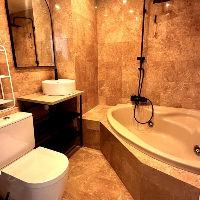 Stylish studio 3-4p with AC and balcony near Champs-Élysées - Apartamento familiar de 1 dormitorio - 17