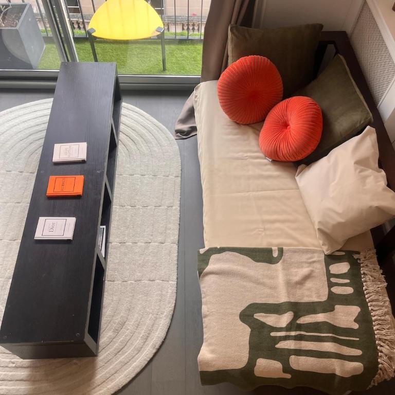 Stylish studio 3-4p with AC and balcony near Champs-Élysées - Apartamento familiar de 1 dormitorio - 2