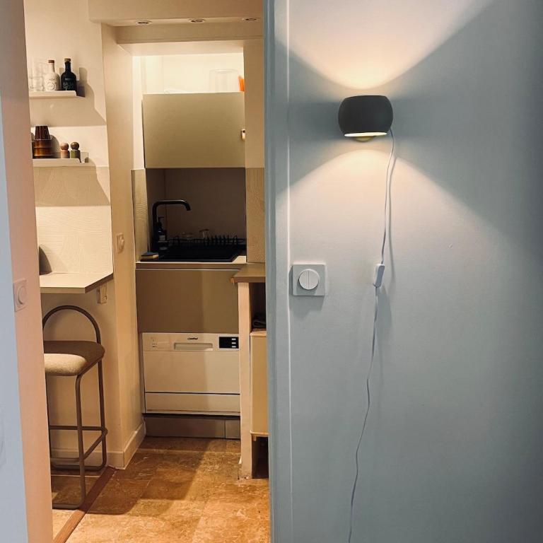 Stylish studio 3-4p with AC and balcony near Champs-Élysées - Apartamento familiar de 1 dormitorio - 9