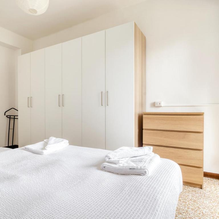 Comfort Flat - Milano Linate Airport - Appartamento con 2 Camere da Letto e Balcone - 12