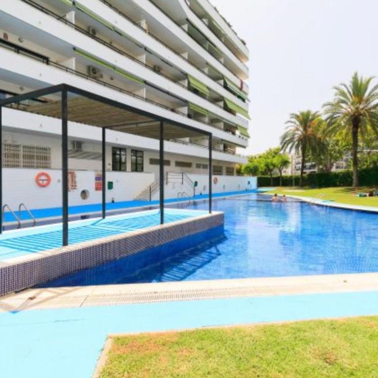 Ático en el centro de Salou con gran piscina comunitaria - Apartamento de 1 dormitorio - 15