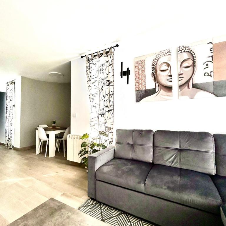 Ático en el centro de Salou con gran piscina comunitaria - Apartamento de 1 dormitorio - 2