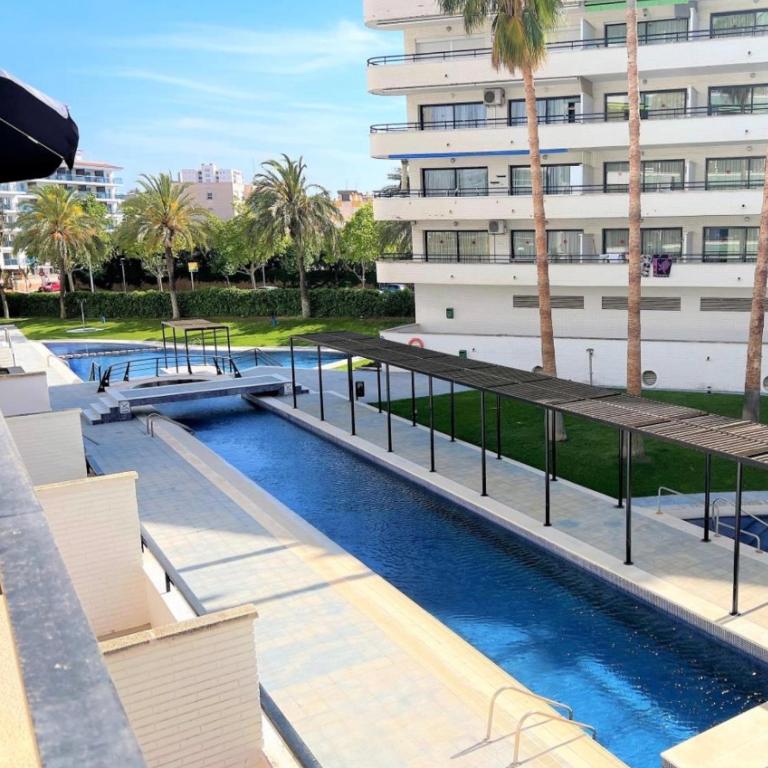 Ático en el centro de Salou con gran piscina comunitaria - Apartamento de 1 dormitorio - 17